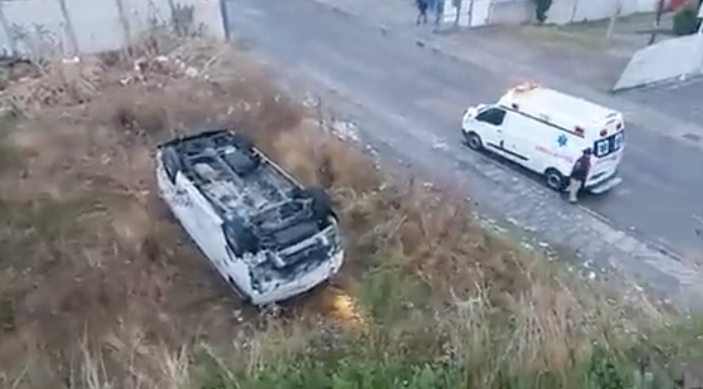 Video Sobrevive Conductor A Una Aparatosa Volcadura En Lateral Del