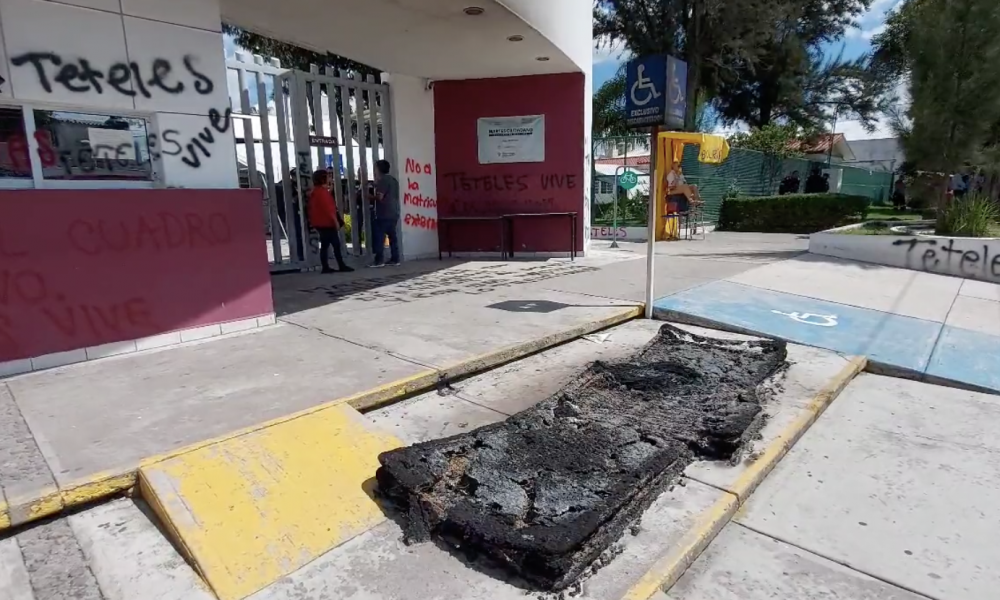 Durante Manifestación Normalistas De Teteles De Ávila Castillo ...