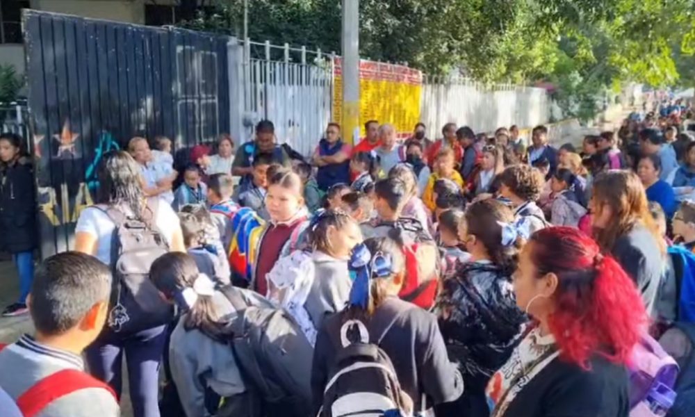 Regreso a clases moviliza a 2 millones de estudiantes en Puebla - SICOM ...