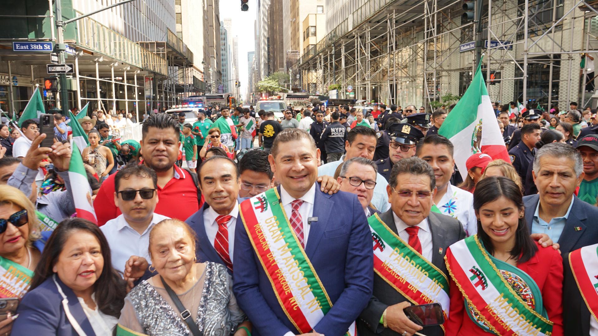 Gobierno de Puebla respalda a comunidad migrante y fortalece identidad en Unión Americana